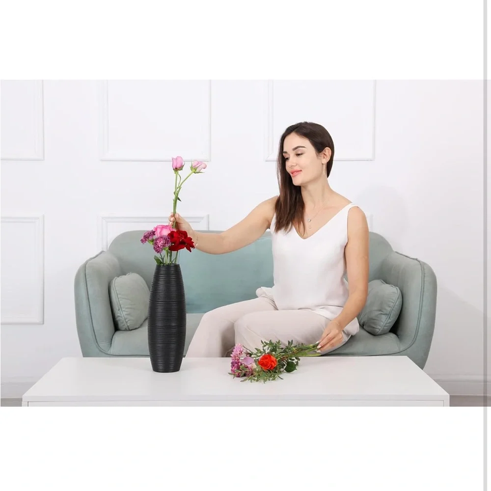 Leewadee Black Floor Vase Large Flower Vase for Home Decor, 13 inches, Resin